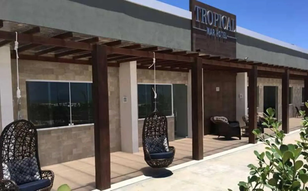 Tropical Mar Hotel