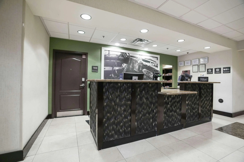 Lobby & Reception