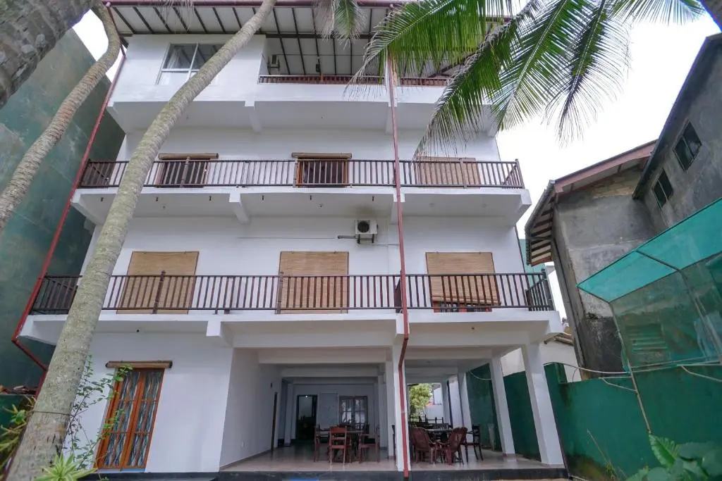OYO 435 Moon Beach Villa