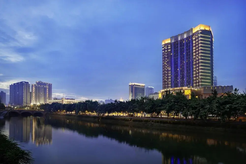 Chengdu House International Hotel