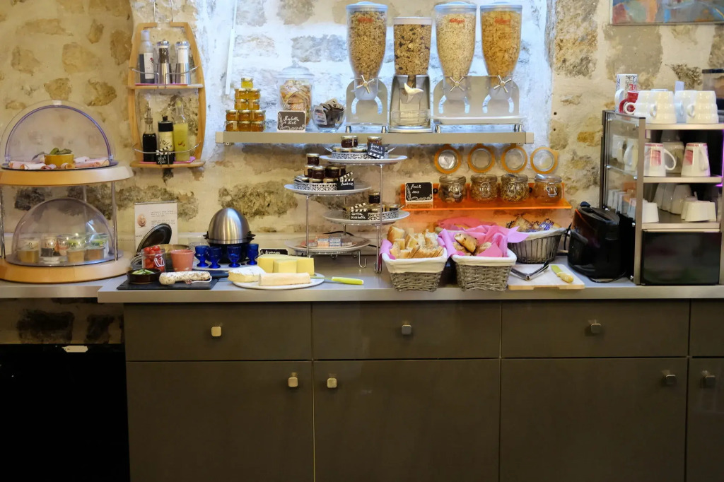 Hotel le Pavillon picture