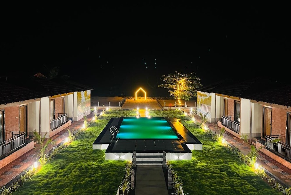 Shivani Sunset Bay Beach Resort