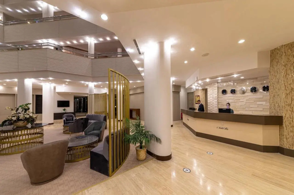Lobby & Reception