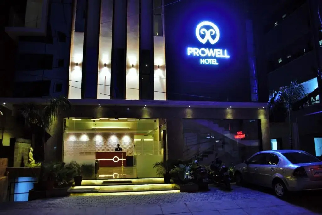 Hotel Prowell Crown