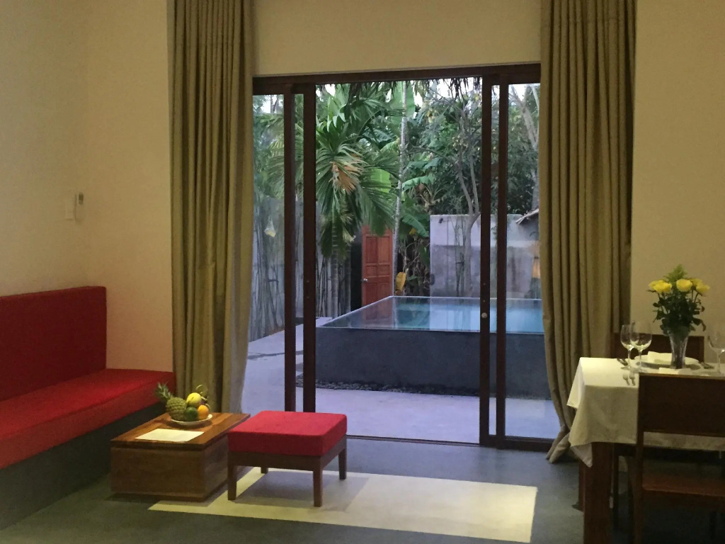2 Bedrooms Villa