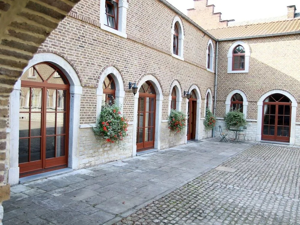 Hotel - Ferme du Chateau D'ahin - 2