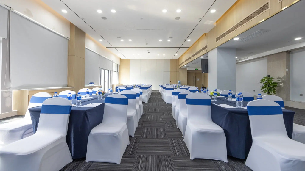 Holiday Inn Express Chengdu Wuhou New City By Ihg