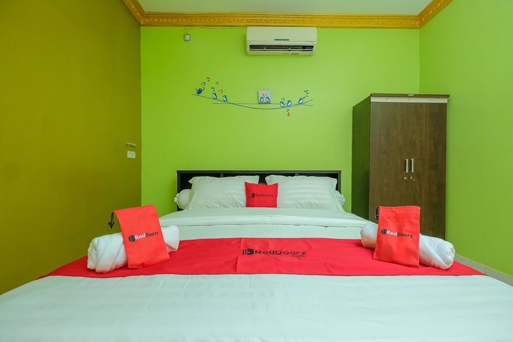 RedDoorz Syariah Near Syamsudin Noor Airport 2 in Banjarbaru