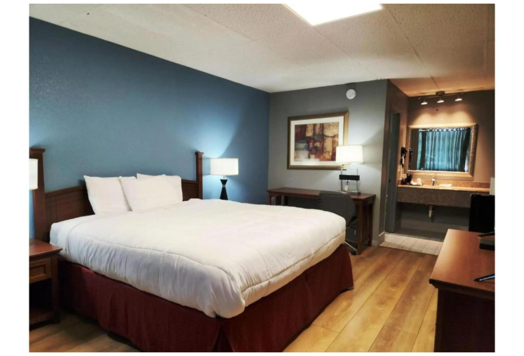 Econo Lodge Mena near QueenWilhelmina State Park — 4