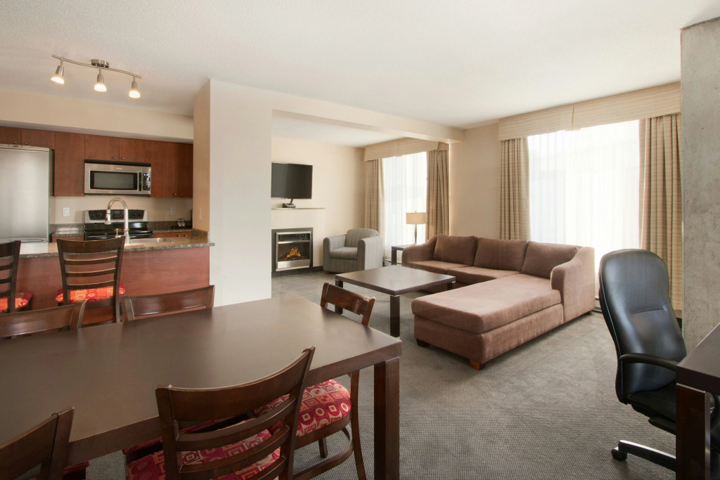 Embassy Suites Montréal by Hilton - Général