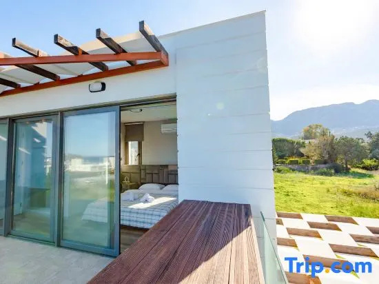 Delux SeaSide Victorious Villa by HolidayKeys