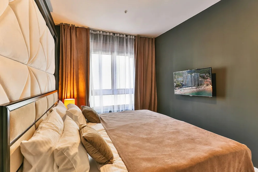 Double Suite with sea view (full double bed)