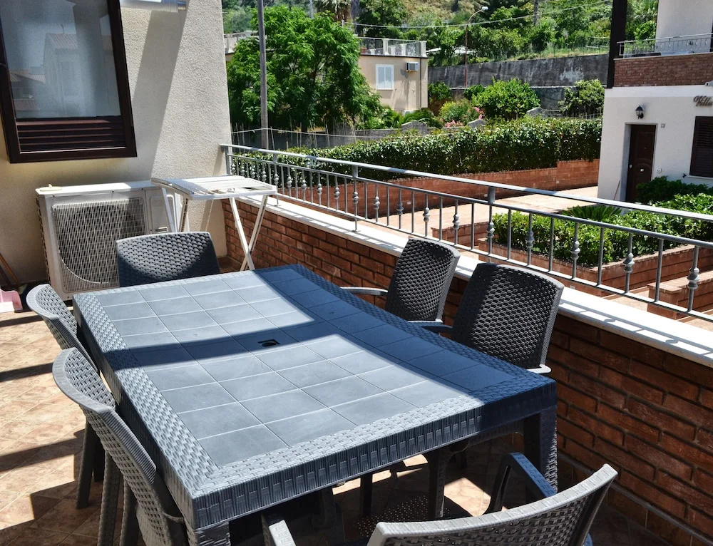 Balcony & Terrace