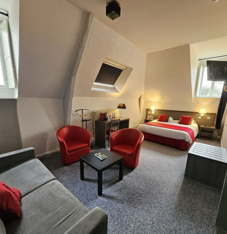 標準四人房，配大床