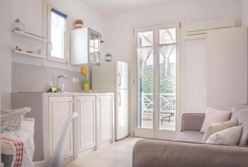 Standard Double room with balcony (full double bed)