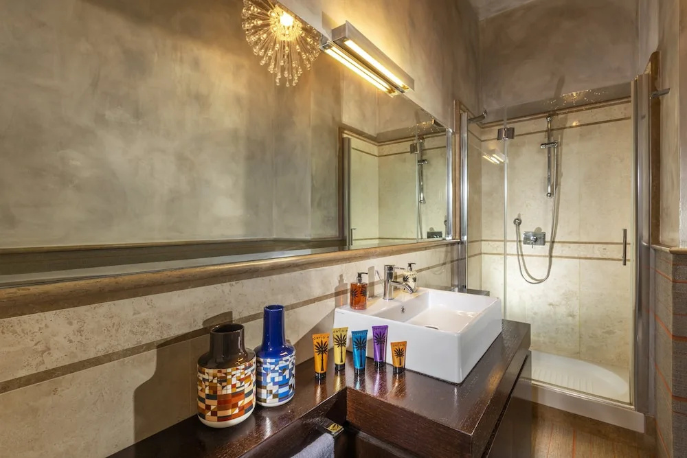 2 Bedrooms Family Suite with courtyard view