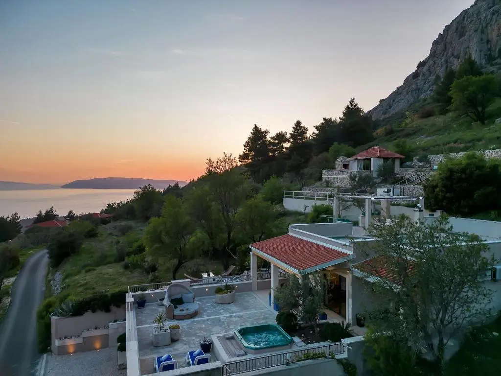 2 Bedrooms Villa with sea view
