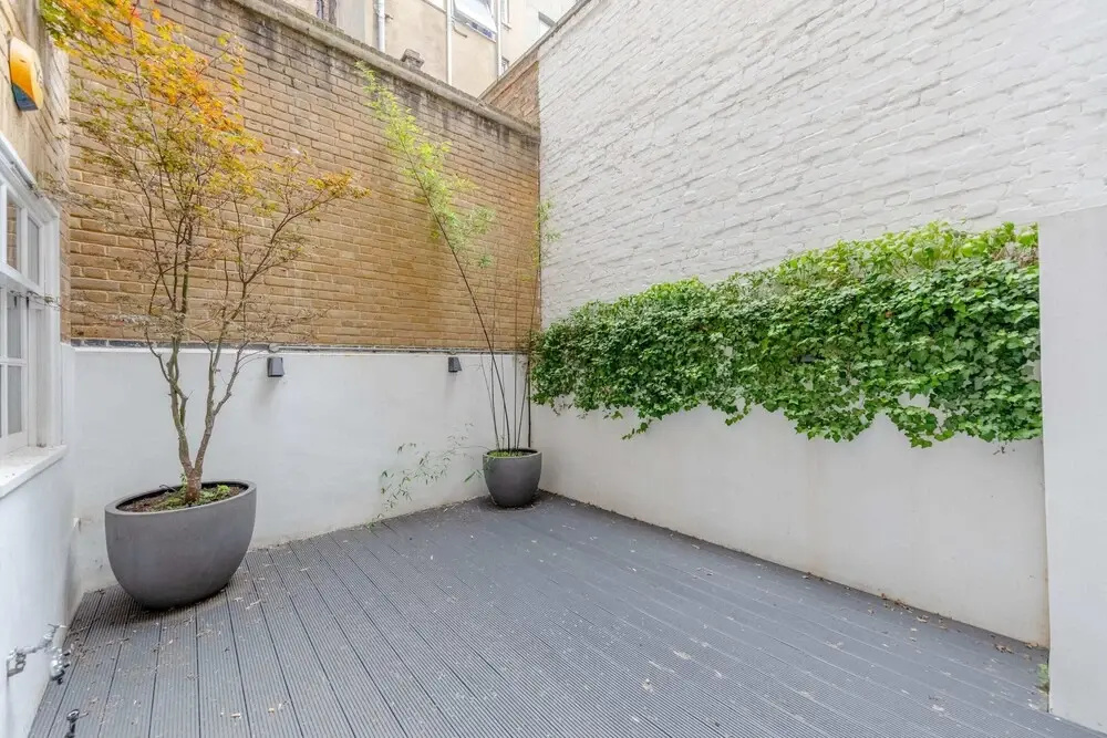 Sleek & Stylish 2BD Flat - Warren Street
