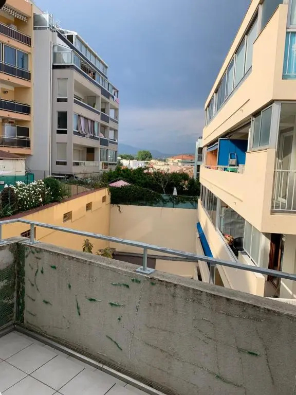 Charmant F1 Centre Mandelieu Avec Piscine