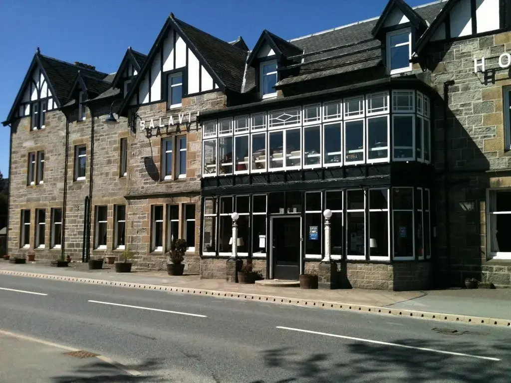 The Balavil Hotel Newtonmore - Restaurant, Bars & Swimming Pool