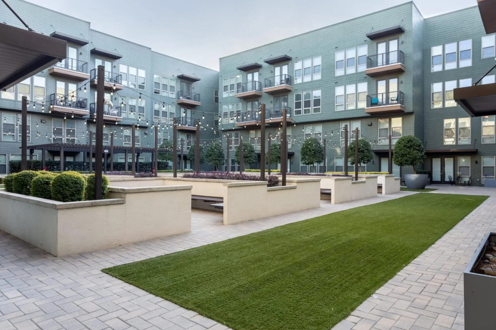 Dallas Trendy 1BD 1BA Apartment