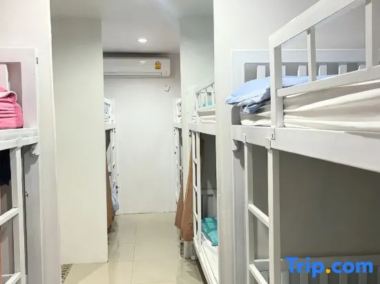 Bed in Dorm (male dorm)