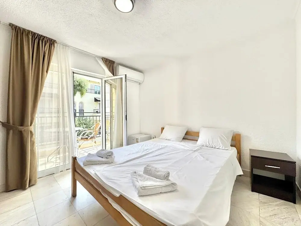 Comfort Double room with balcony (full double bed)