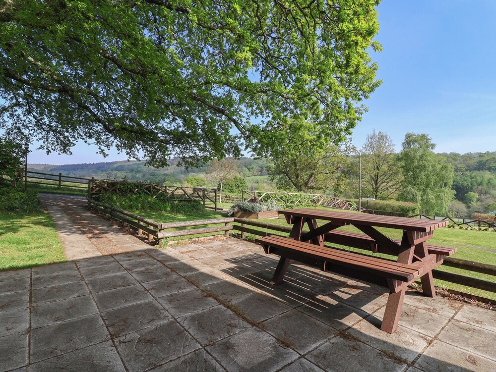 Harcombe House Accessible Pet Free Bungalow Sleeps 6