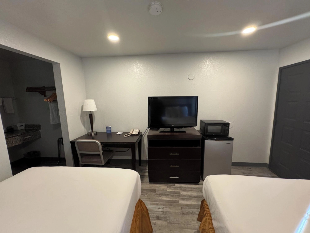 Travelodge by Wyndham Sacramento / Rancho Cordova