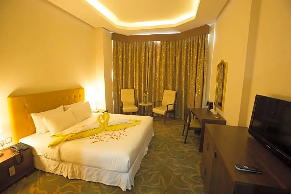 Deluxe Double room (full double bed)
