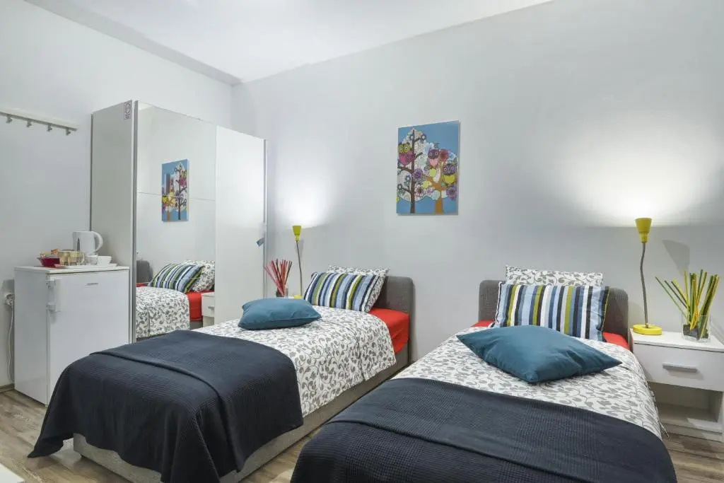 Top Center Rooms & Studio - Chambres
