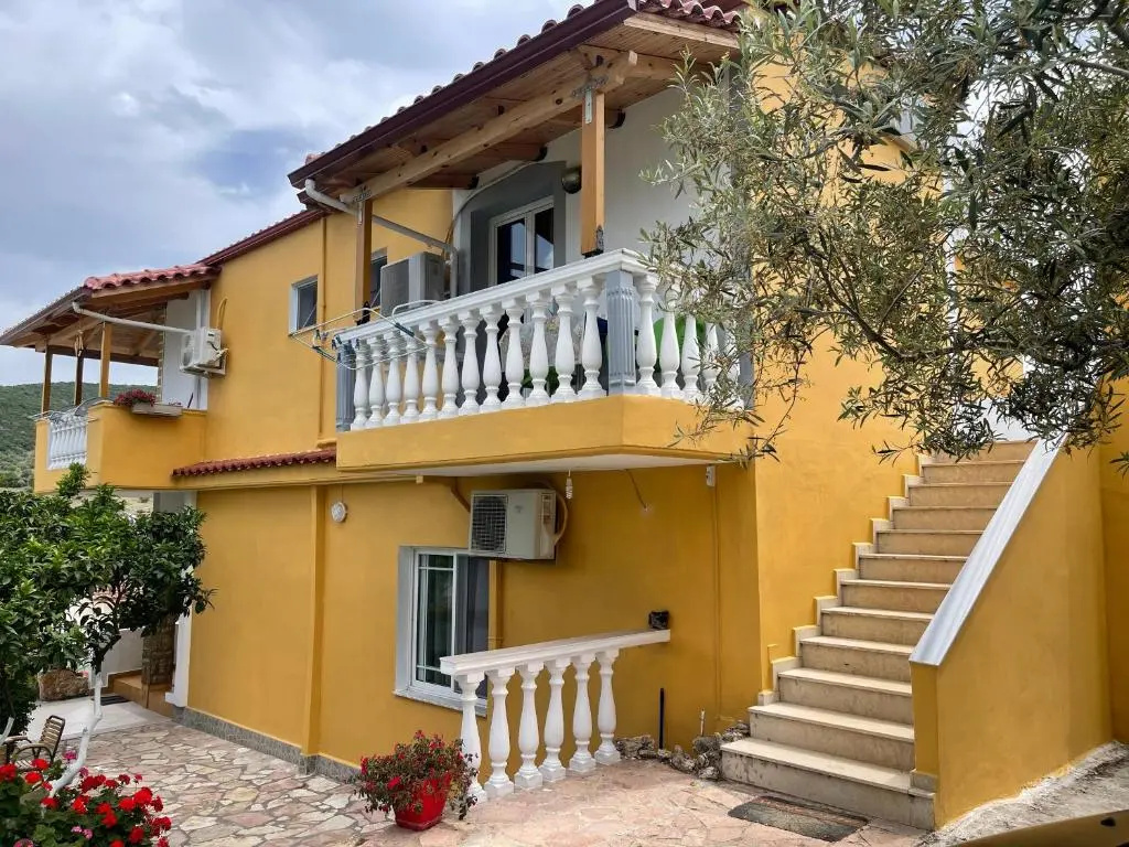 Golden Villa
