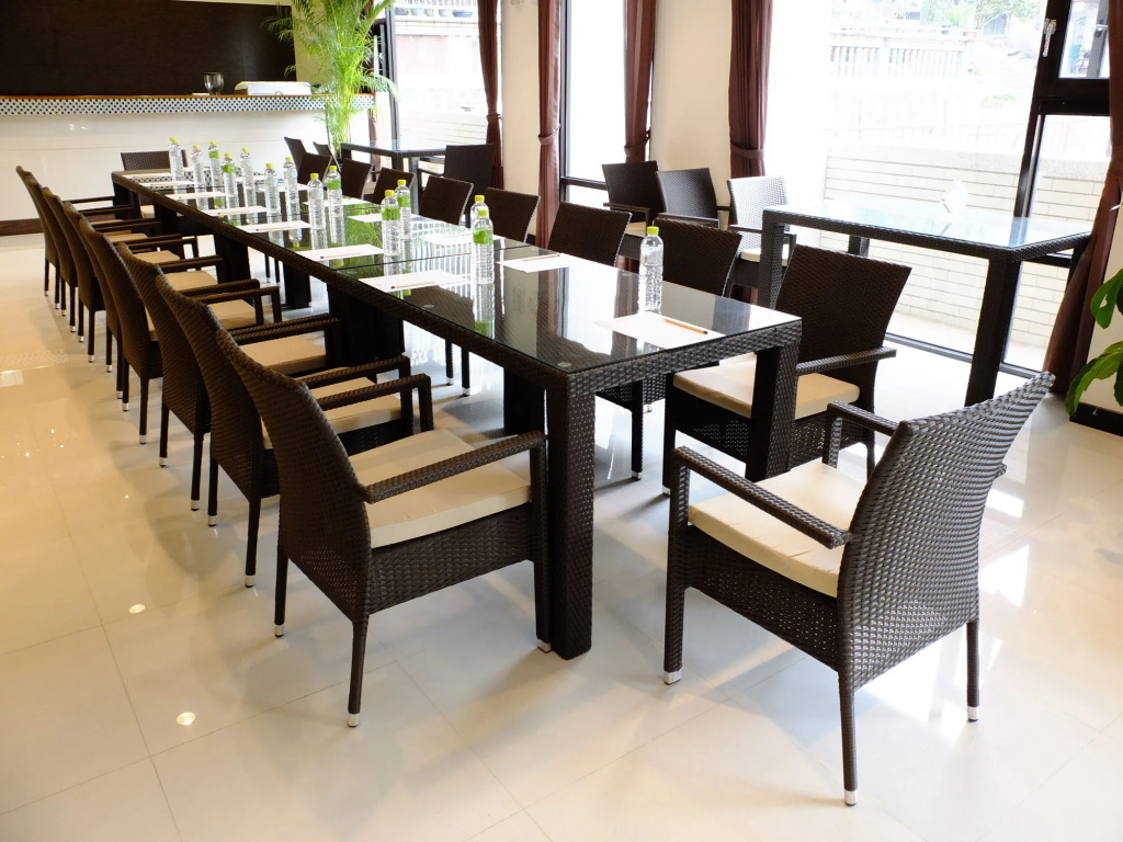 Food & Beverage