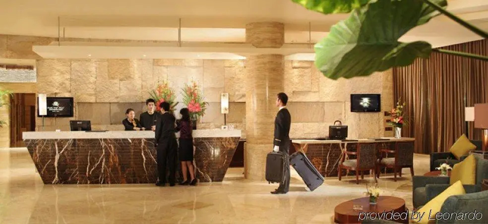 Lobby & Reception