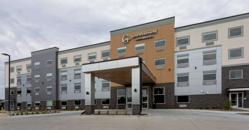 GrandStay Hotel & Suites