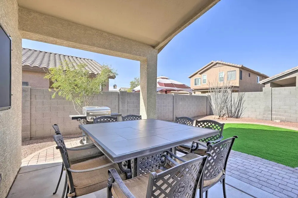 Sunlit Peoria Gem w/ Yard: Hike, Golf & Explore!