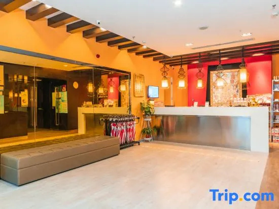 Lobby & Reception