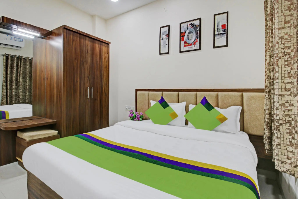 Standard Double room (full double bed)