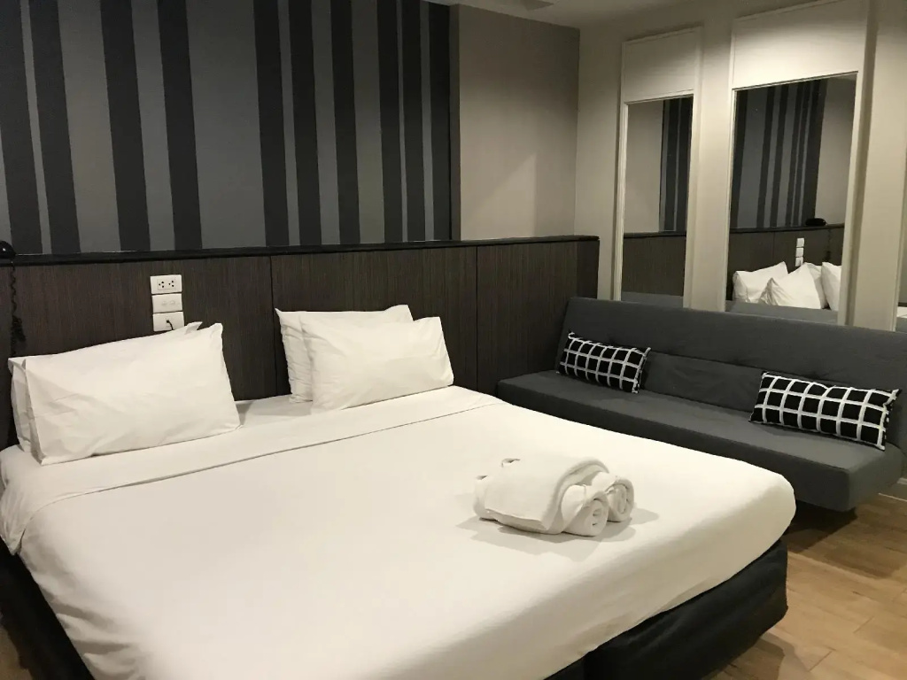 Paragon Inn — фото