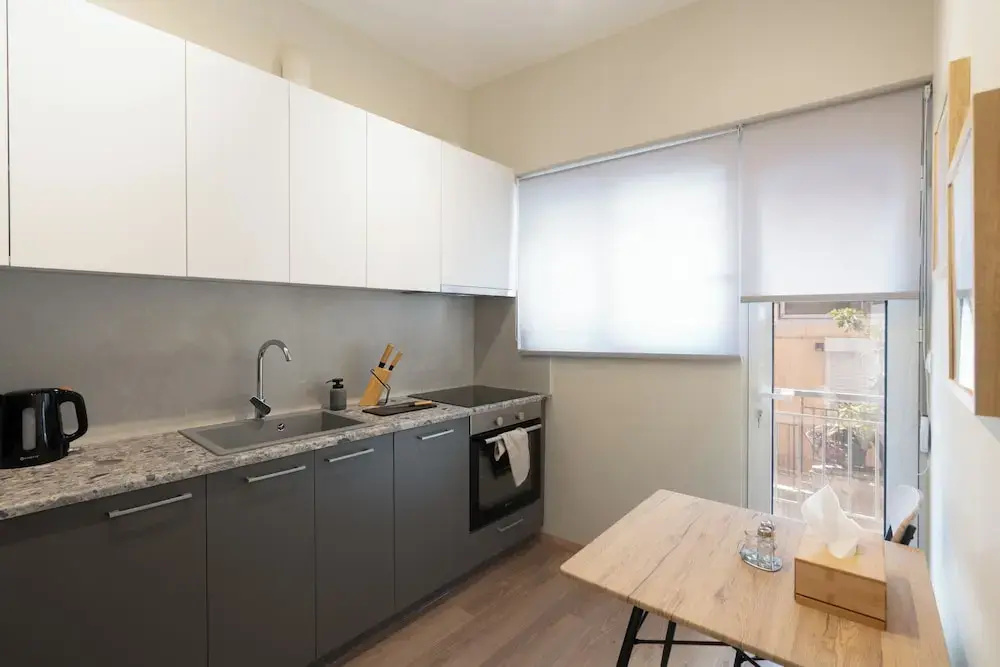 Classic Apartment in Piraeus, walk to Zeas Marina - фото 17