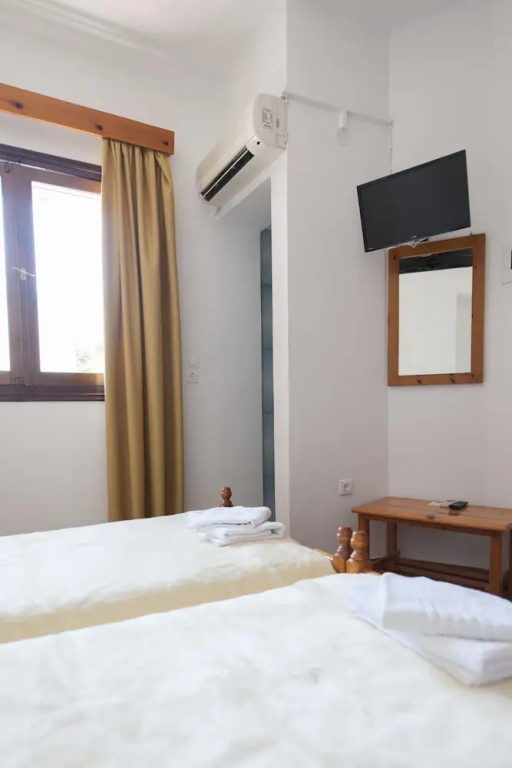 Economy Double room (full double bed)
