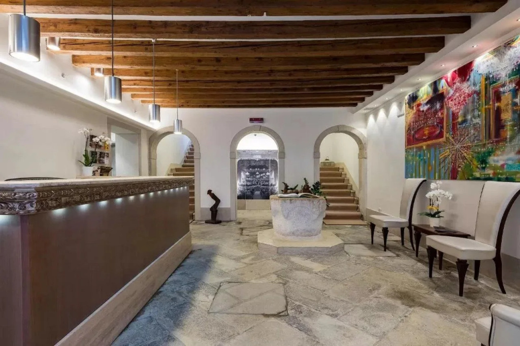 Hotel photo 13