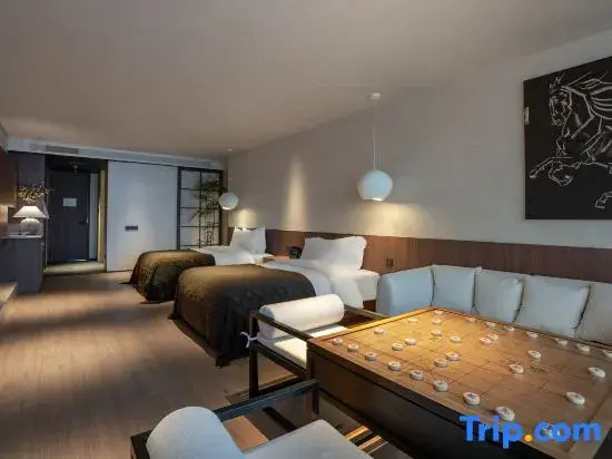 Standard Quadruple room with lake view