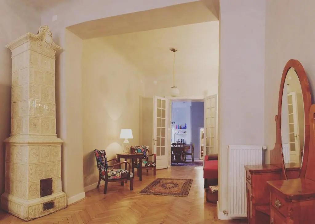 2 Bedrooms Apartment
