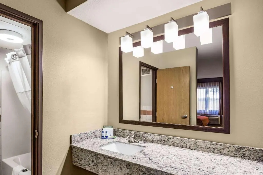 AmericInn by Wyndham Blue Earth - Chambres