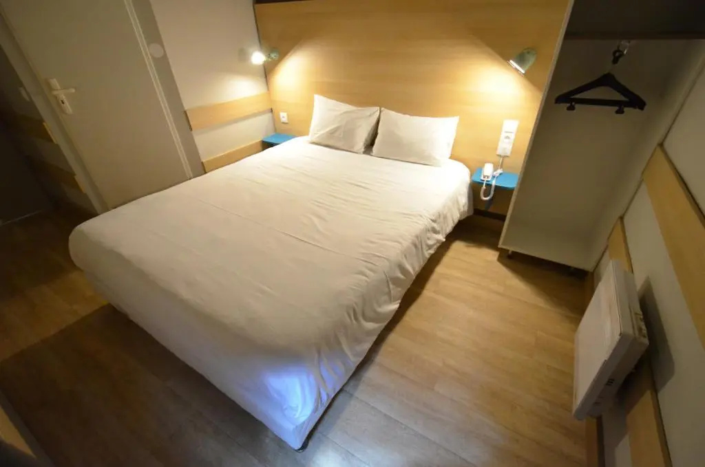 Double room (full double bed)