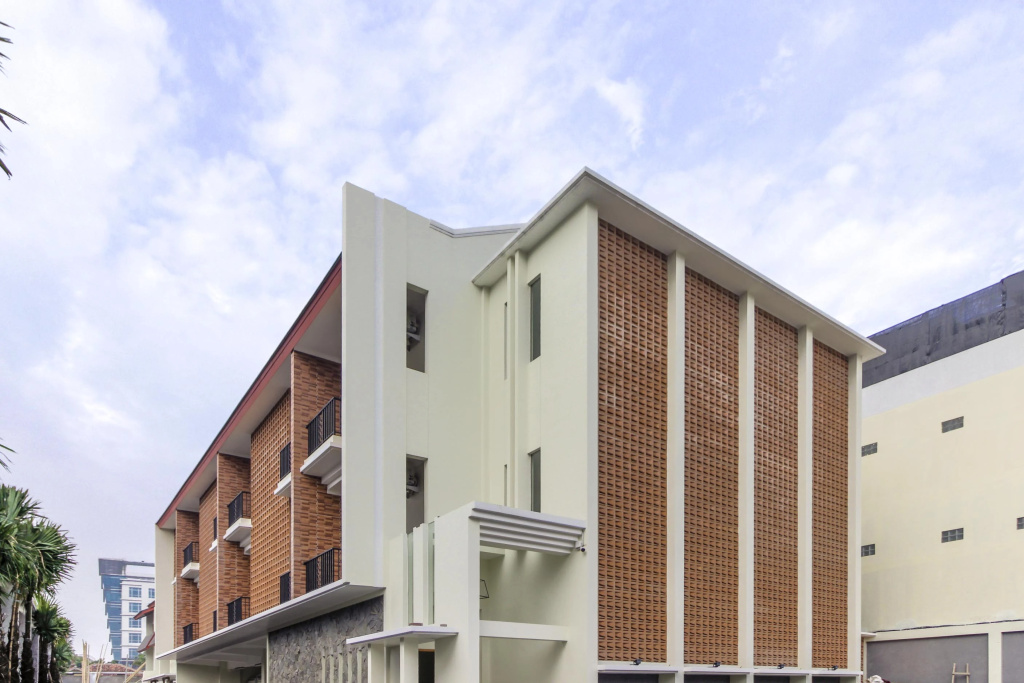 RedDoorz Premium near Ragunan Zoo 2