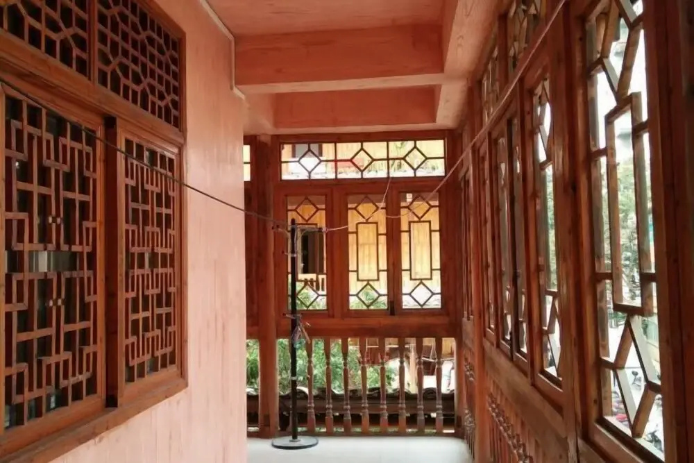 Longmen Inn