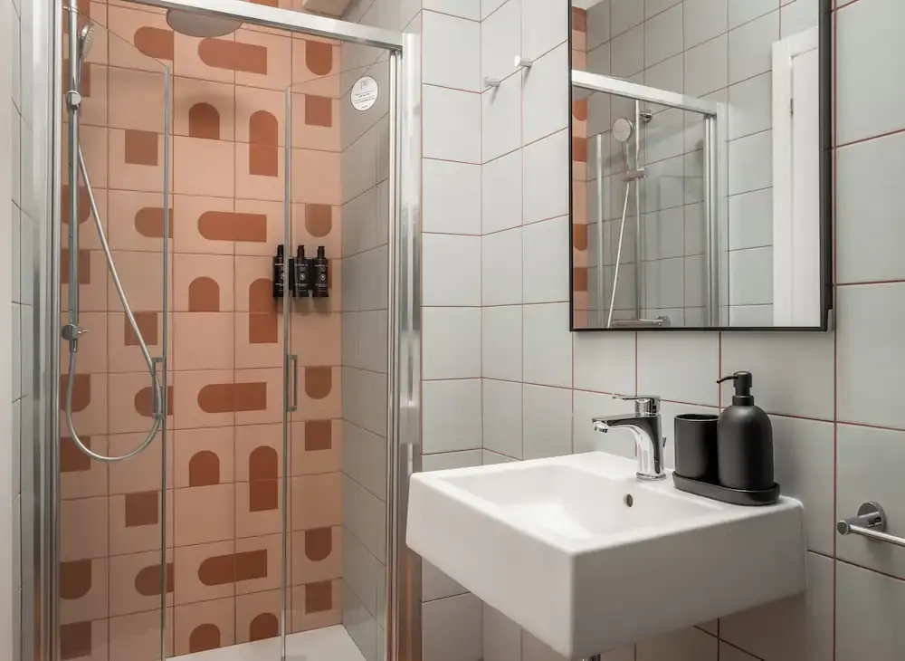 Superior Double room with balcony (full double bed)