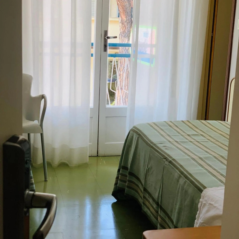 Hotel Solitude — 4